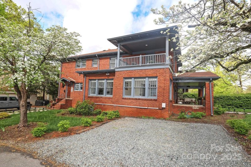 Property image 4 of 2146 E 5th Street in Elizabeth, Charlotte, NC 28204