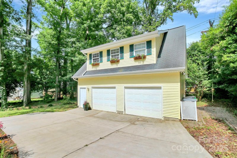 Property image 2 at 3615 Henshaw Road, Charlotte, NC 28209