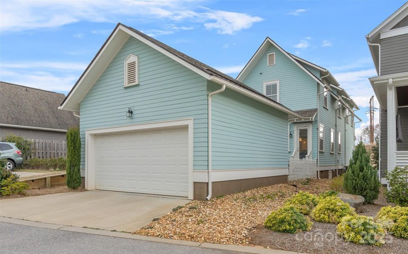Property image 3 of 664 Bluff Loop Road in Riverwalk, Rock Hill, SC 29730