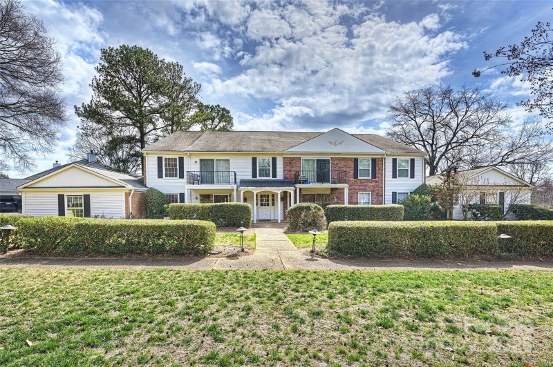 Property image 2 at 7101 Quail Meadow Lane, Charlotte, NC 28210