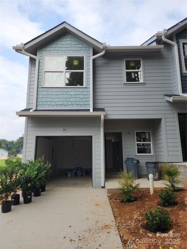 Property image 2 of 11 Bolton Street in Westview Village, Asheville, NC 28806