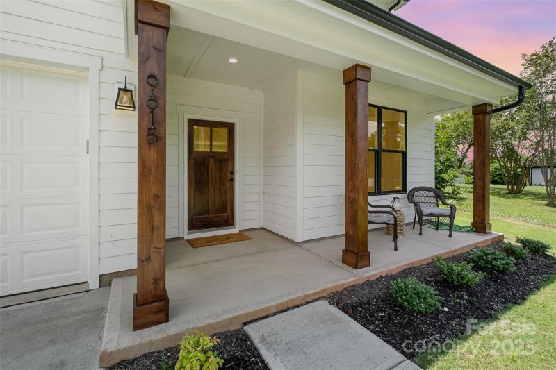 Property image 3 of 9615 Riviera Drive in Island Point, Sherrills Ford, NC 28673