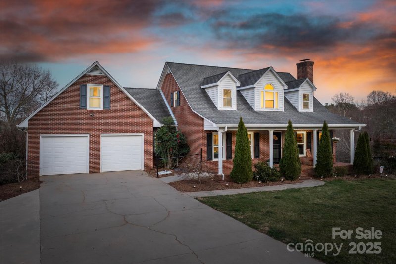 Property image 3 at 6068 Gold Creek Estate Drive, Hickory, NC 28601