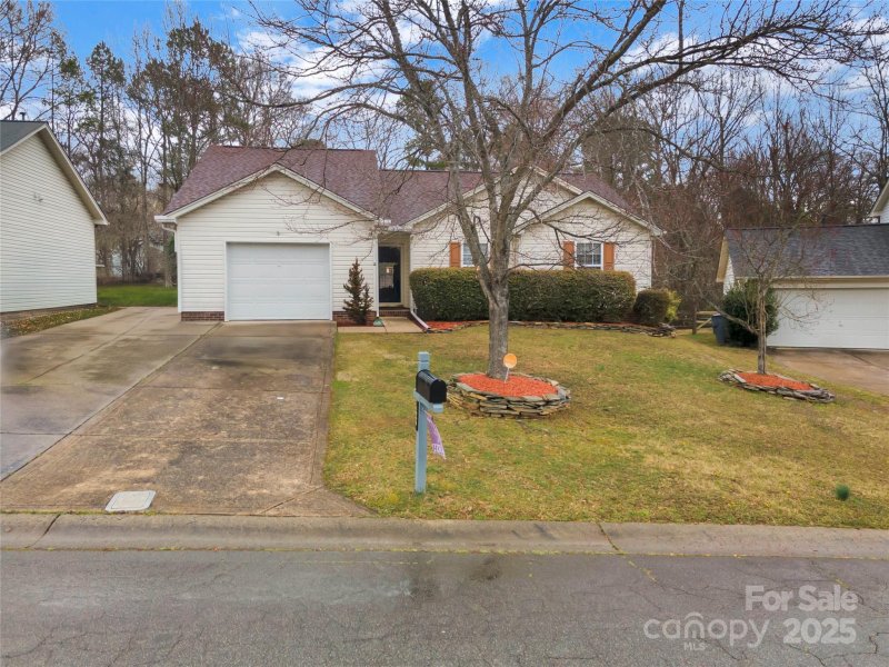 8808 Shady Pine Court