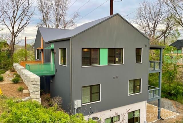 Property image 2 of 433 W Haywood Street in Chicken Hill, Asheville, NC 28801