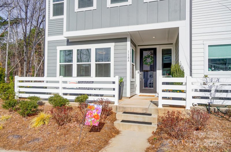 Property image 3 at 118 Isleworth Avenue, Mooresville, NC 28117