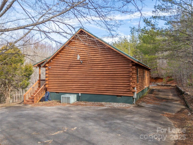 Property image 3 of 476 Front Ridge Circle in Green River Highlands, Rutherfordton, NC 28139