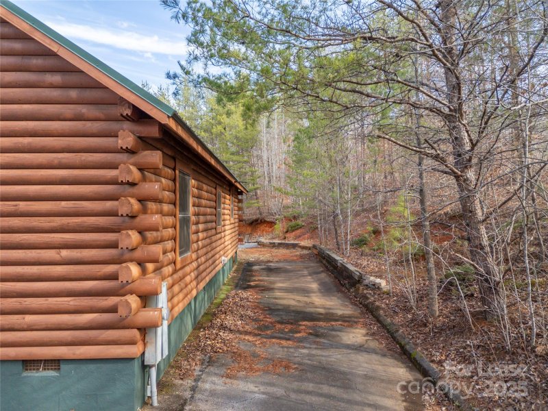 Property image 4 of 476 Front Ridge Circle in Green River Highlands, Rutherfordton, NC 28139