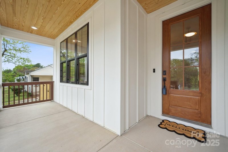 Property image 2 at 1210 Skyview Road, Charlotte, NC 28208