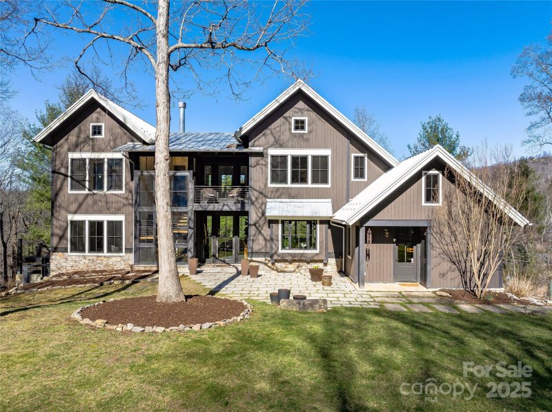 Property image 3 at 18 Wolfe Cove Road, Asheville, NC 28804
