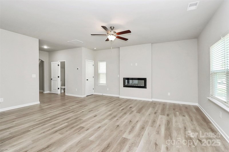 Property image 5 at 8208 Stonemere Lane, Charlotte, NC 28215