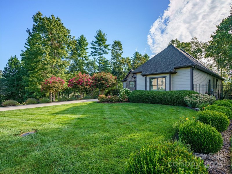 Property image 3 of 34 King Heights Drive in King Heights, Fletcher, NC 28732