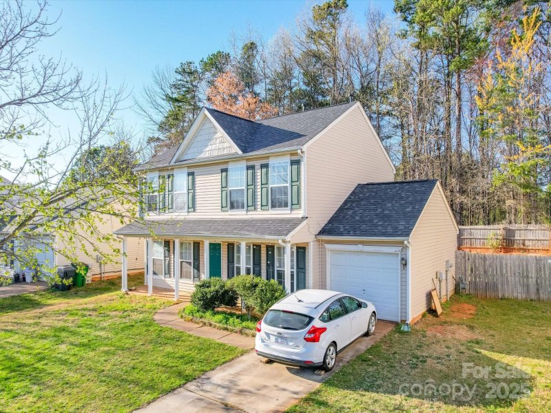 Property image 3 of 5414 Peachwood Drive in Peachtree Hills, Charlotte, NC 28216