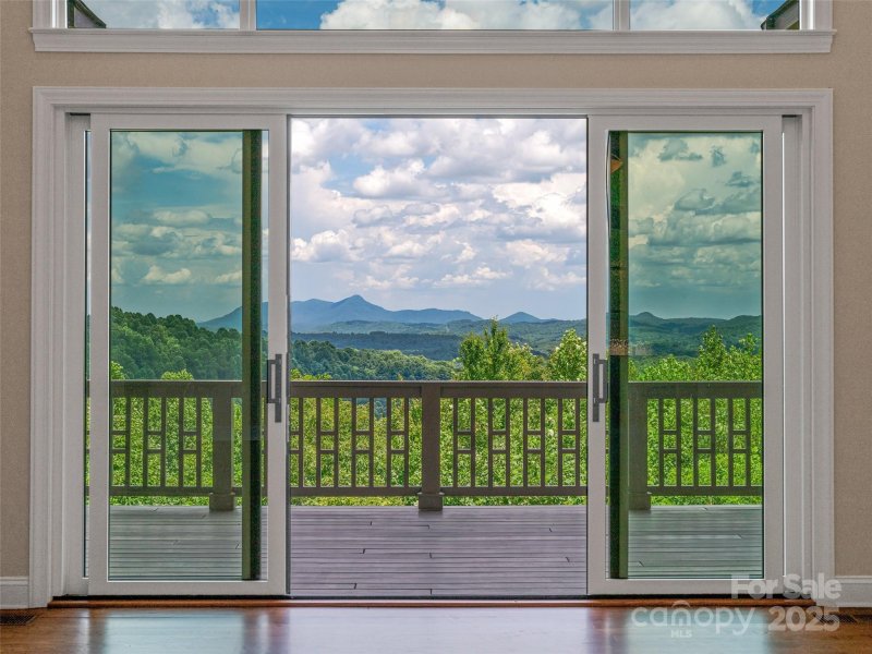 Property image 2 of 527 Falkirk Way in Cobblestone Village, Zirconia, NC 28790