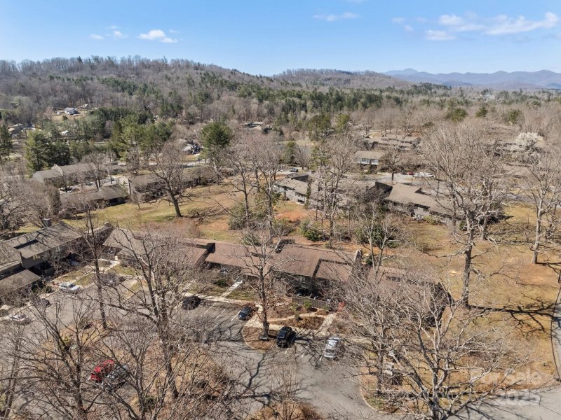 Property image 4 at 214 Crowfields Drive, Asheville, NC 28803