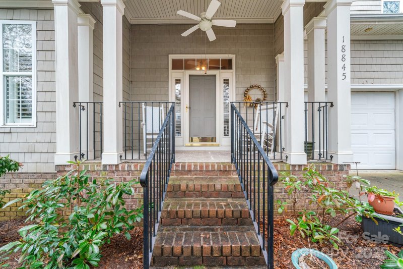 Property image 3 at 18845 Cloverstone Circle, Cornelius, NC 28031