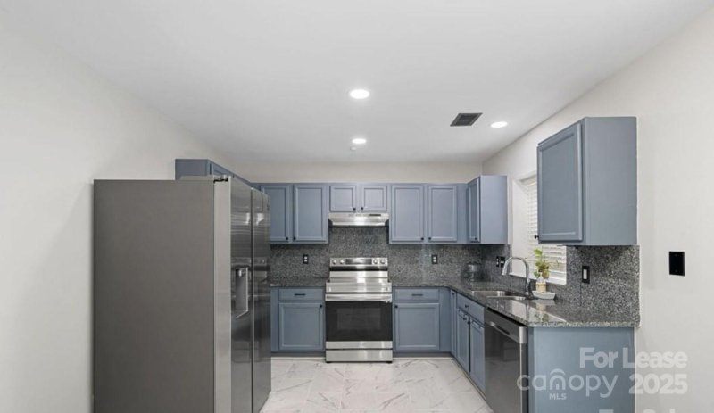 Property image 4 at 231 Winding Canyon Drive, Charlotte, NC 28214