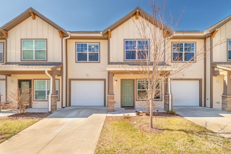 1106 Lynwood Forest Road