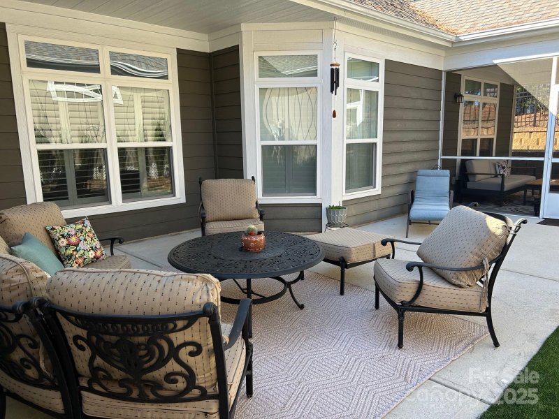 16116 Lakeside Loop Lane