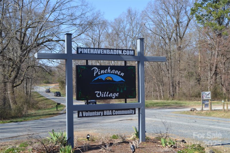 Property image 5 at 752 Pinehaven Drive, New London, NC 28127