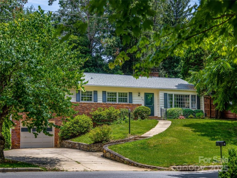 Property image 3 of 309 Country Club Road in Kimberly Heights, Asheville, NC 28804