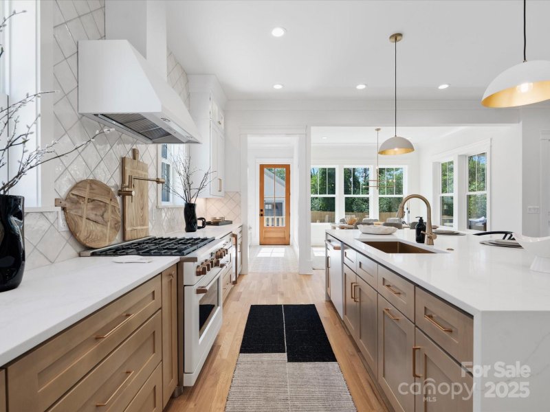 Property image 4 at 1139 West Boulevard, Charlotte, NC 28208