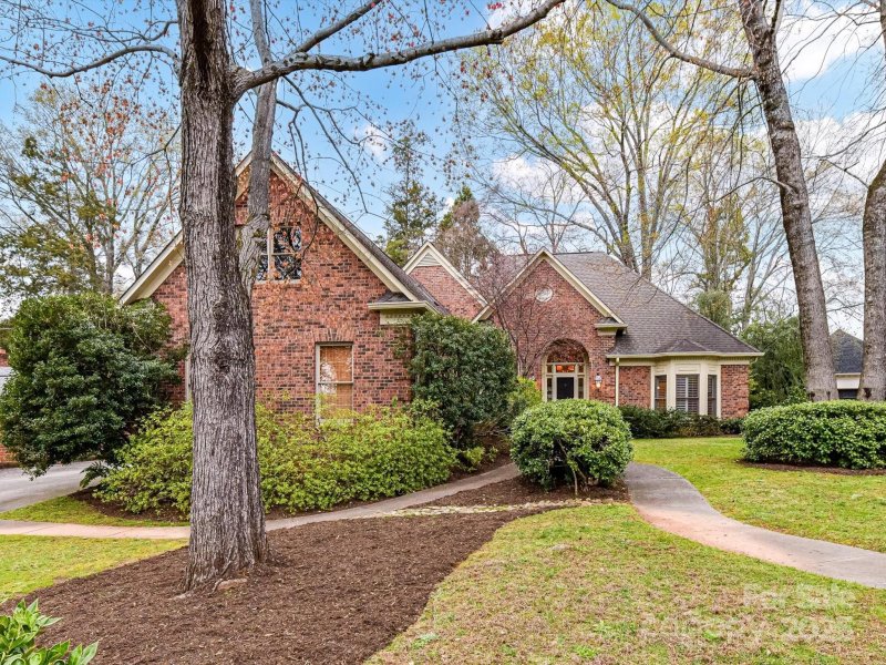 Property image 3 of 2411 Calais Place in Myers Park, Charlotte, NC 28211