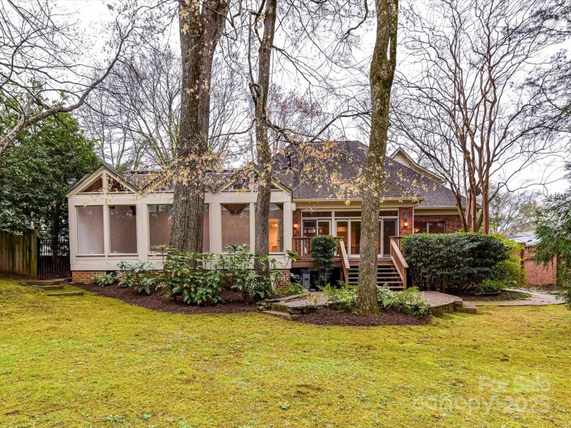 Property image 5 of 2411 Calais Place in Myers Park, Charlotte, NC 28211