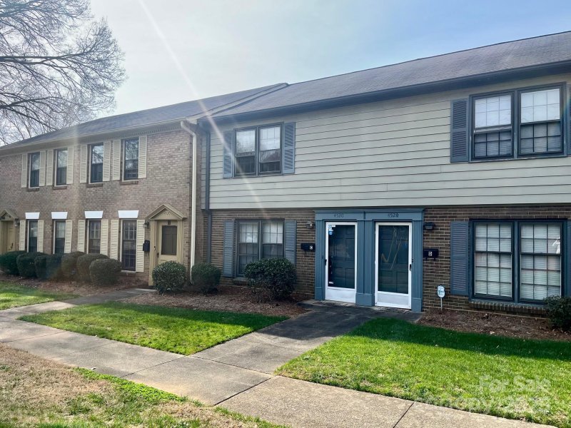Property image 2 of 4520 Central Avenue in The Oaks, Charlotte, NC 28205