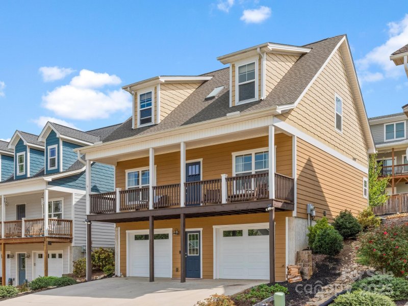 Property image 2 of 18 Greenwood Fields Drive in Greenwood Fields, Asheville, NC 28804