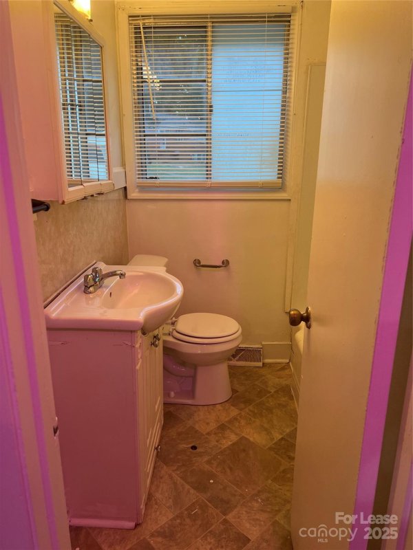 Property image 5 at 3020 Minnesota Road, Charlotte, NC 28208