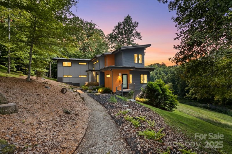 Mountain Meadows, Mars Hill Community