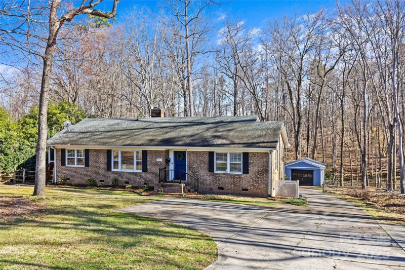 Property image 2 at 2913 Archdale Drive, Charlotte, NC 28210