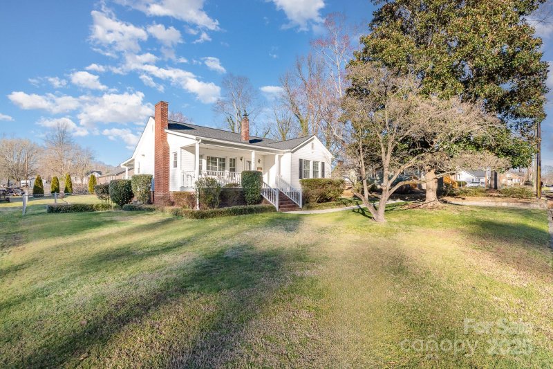 Property image 2 at 810 Ashwood Street, Kannapolis, NC 28081