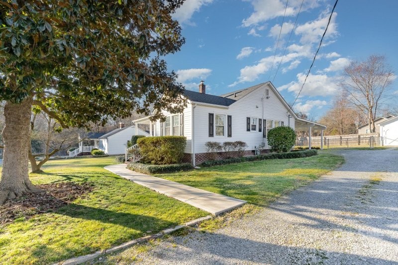 Property image 4 at 810 Ashwood Street, Kannapolis, NC 28081