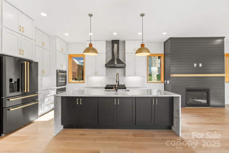 Property image 3 at 52 Euclid Boulevard, Asheville, NC 28806