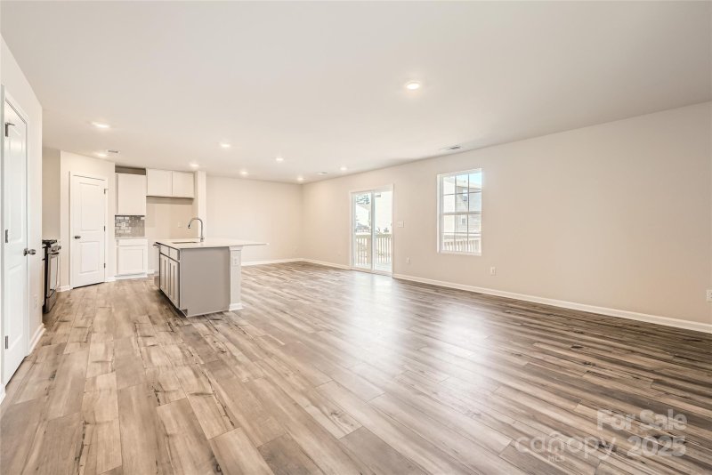 Property image 4 at 10115 Chatham Run Lane, Charlotte, NC 28262