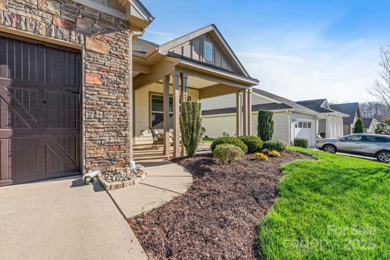 Property image 2 at 7127 Hanging Rock Court, Denver, NC 28037