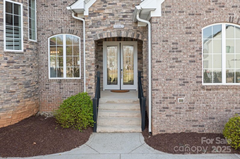 Property image 3 at 121 Dabbling Duck Circle, Mooresville, NC 28117