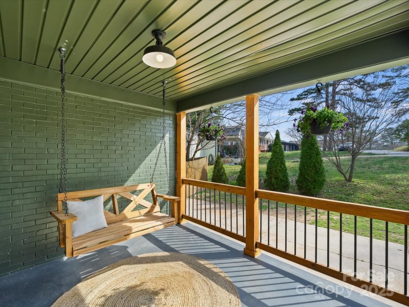 Property image 3 at 2501 Elkwood Circle, Charlotte, NC 28205