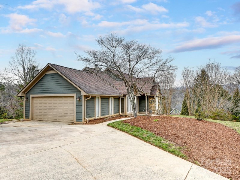 Property image 3 at 2 New Cross South, Asheville, NC 28805