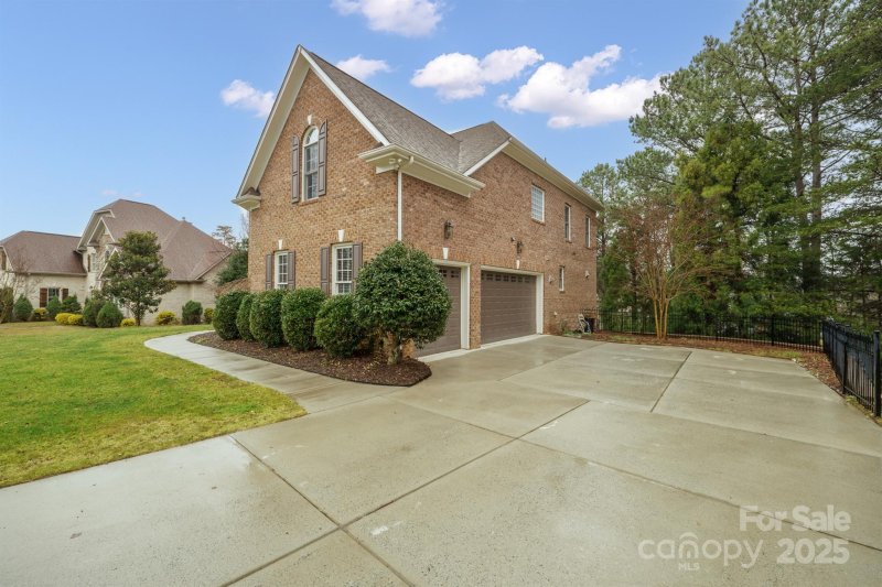 Property image 3 at 722 Fairway Point Drive, Tega Cay, SC 29708