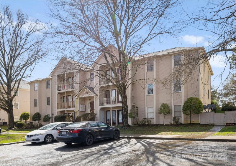 Property image 4 at 6134 Meadow Rose Lane, Charlotte, NC 28215