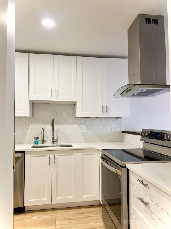 Property image 2 at 1616 Flynwood Drive, Charlotte, NC 28205