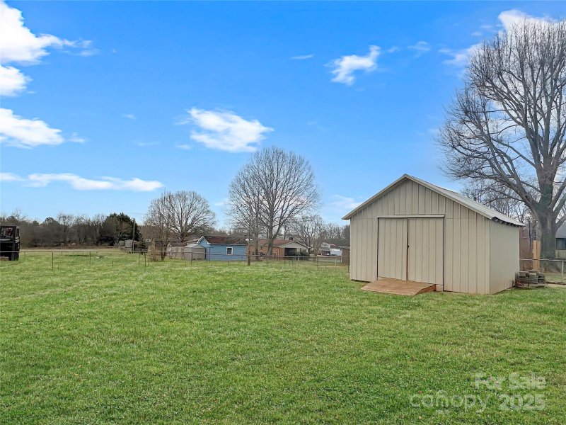 Property image 2 at 1465 Earl Street, Hickory, NC 28602