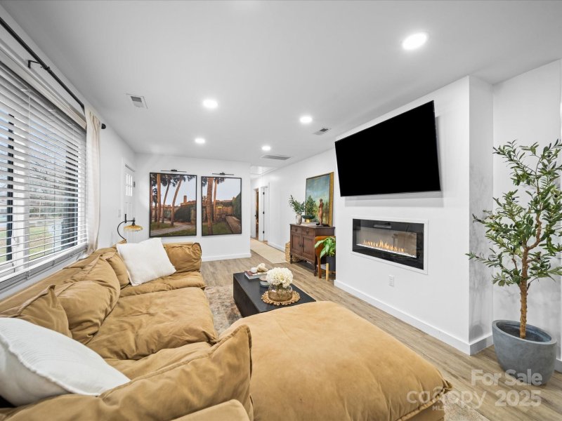 Property image 3 at 404 Plaza Drive, Harrisburg, NC 28075