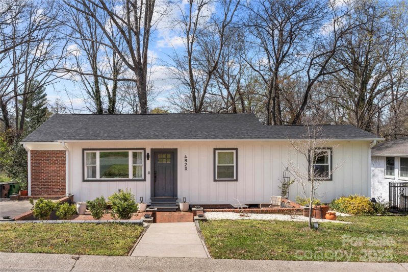 Property image 2 at 4820 Valley Stream Road, Charlotte, NC 28209