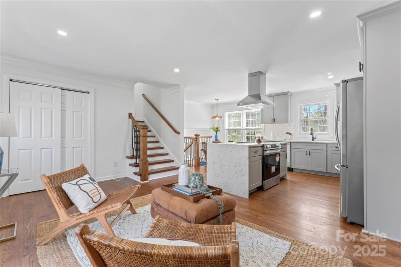 Property image 5 at 6914 Idlewild Road, Charlotte, NC 28212