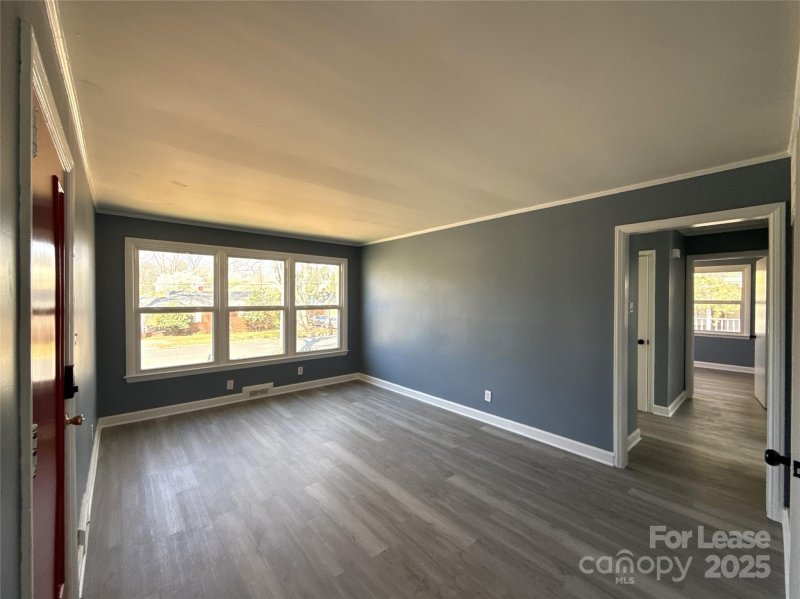 Property image 2 at 408 Fannie Circle, Charlotte, NC 28205