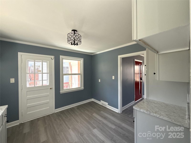 Property image 3 at 408 Fannie Circle, Charlotte, NC 28205